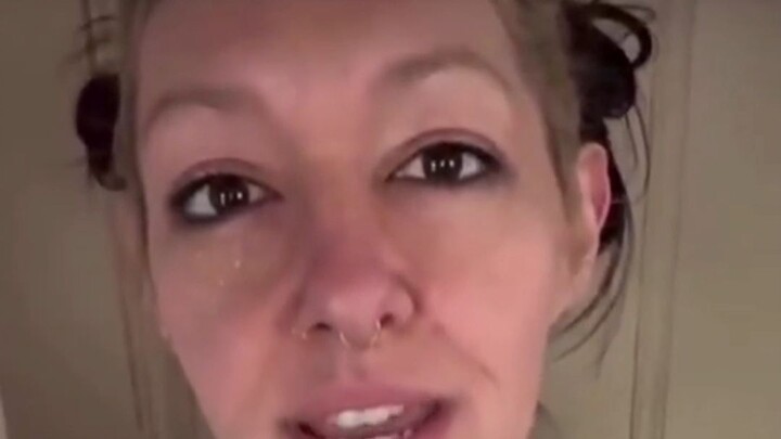 Chị gái không phân biệt chủng tộc chút nào cả