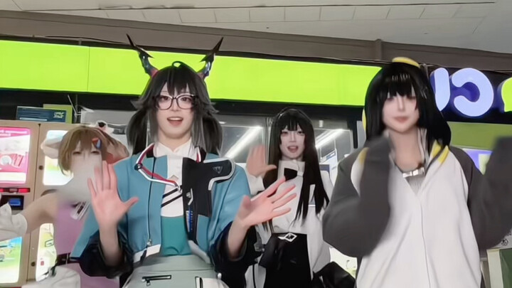 Bạn có thể cho tôi 30k được không? Buổi biểu diễn encore tái hiện lễ hội anime Hàn Quốc