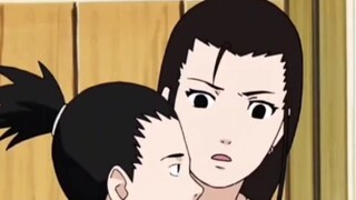 Saat Naruto masih kecil, hanya Shikamaru dan Choji yang mau bermain dengannya.