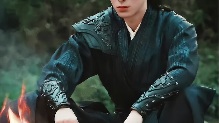 Chỉ với một cử chỉ, anh đã khiến nhà văn tiểu thuyết khẳng định: Đây chính là nhân vật chính! Đúng l