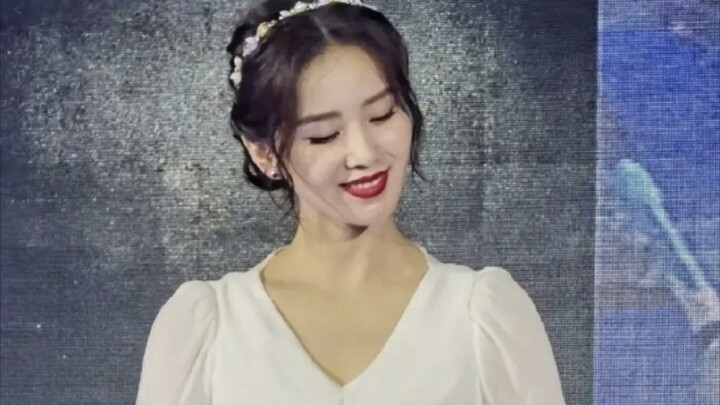 Waduh, agak iri sama Wu Qilong nih!!!