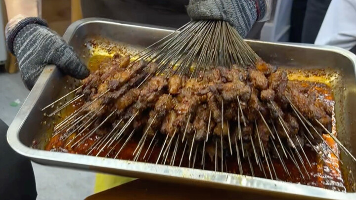 Shaanxi locals have their own omakase, all about asking for more and more and more~