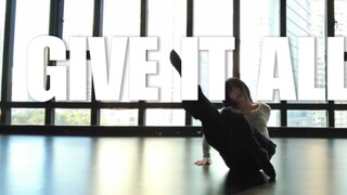 In broad daylight in a dark room "Give it all up" #小橘唱舞#