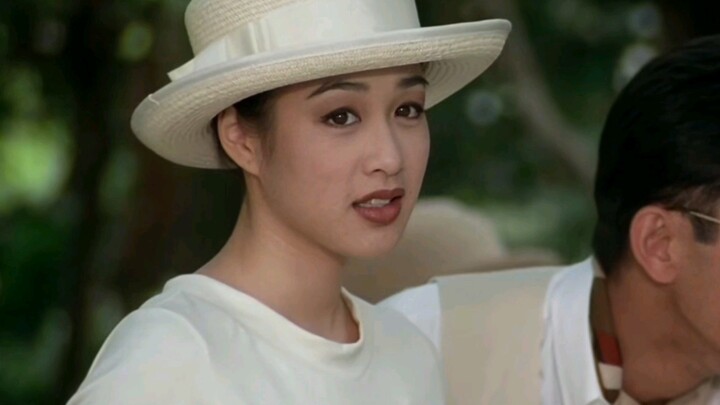 【คริสตี้ จุง】| เธอช่างงดงามเหมือนดอกกุหลาบสีขาวที่งดงาม