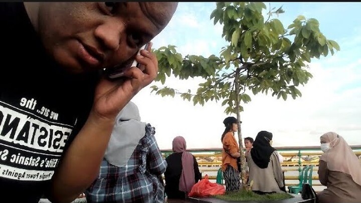 Lepak Lepak... Plongo... Ngefly ngefly udud ayyy...