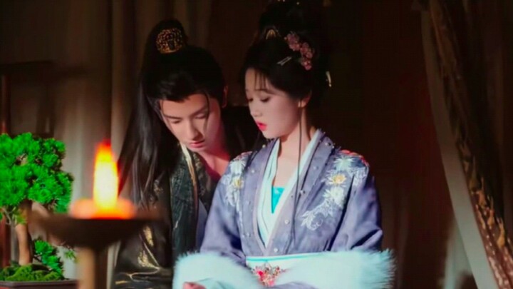 clip moment romantis Yue Yuting and He Congrui | short drama Zhumen Chungui