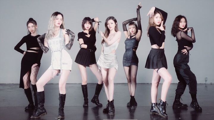 Everyone step back and make room for the dance floor! SM's strongest girl group GOT's debut song STE