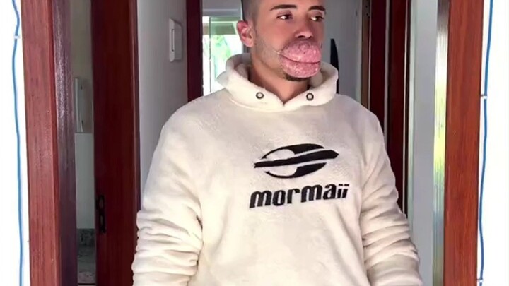 Bro: I don’t get girls’ taste, but I love copying them!