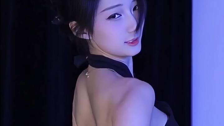 【Liu Qingqing】Versi Vertikal – Tarian Panas Sampai Ngompol Darah!