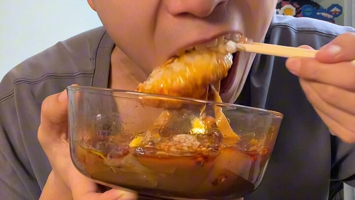 Tôi phải ăn một miếng cơm