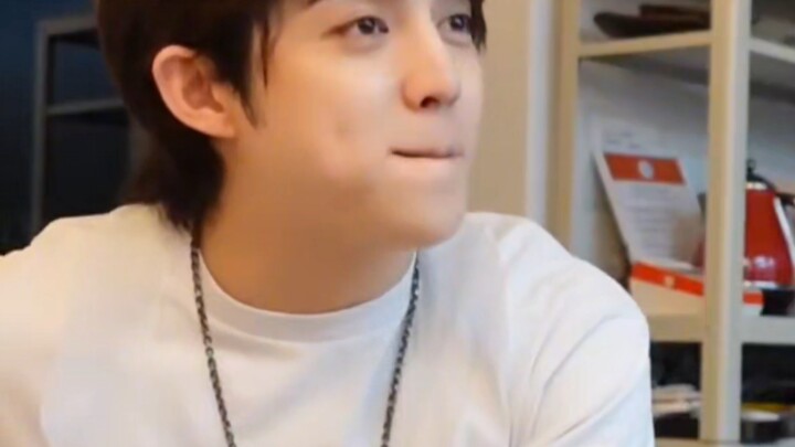 [Che Han] Funny? All I see is a desperate married man.