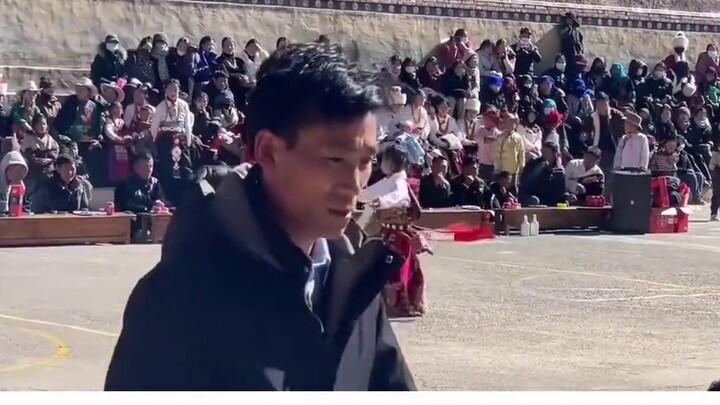 Menonton tarian gadis kecil Tibet Xiaolamao di YouTube, orang asing berseru bahwa dia adalah peri da