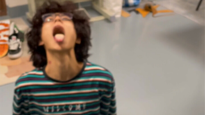 Does your puppy also beg for food on its knees?