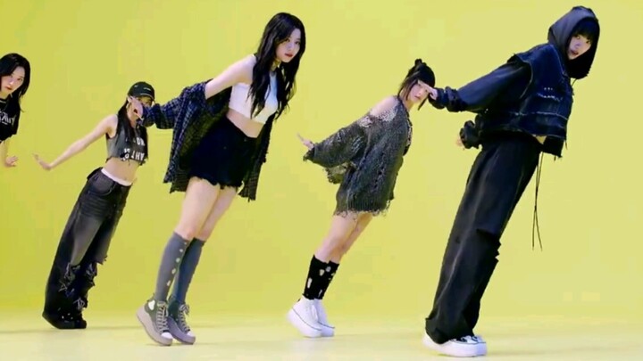 LE SSERAFIM [Eve, Psyche & Vợ của Bluebeard] Phiên bản Mirror Dance