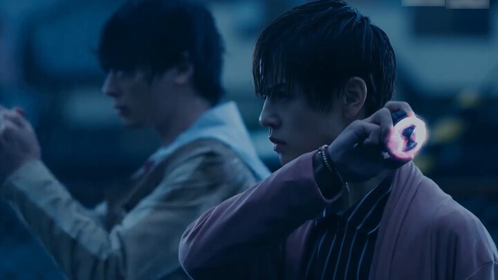 Momen transformasi super membara di Kamen Rider