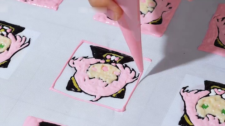 Wow cool, Anya's strawberry square cake is so cute~