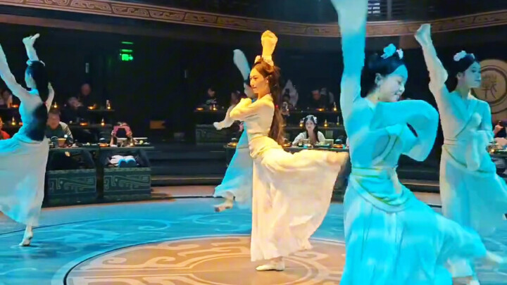 تقليد خطوات هاندان: أي إمبراطور لم يكن فاسدًا؟