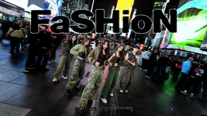 Times Square goes wild🔥 — the 【FaSHioN cover dance】 draws a huge crowd of onlookers.