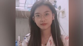 Apakah seperti ini rasanya cinta pertama?