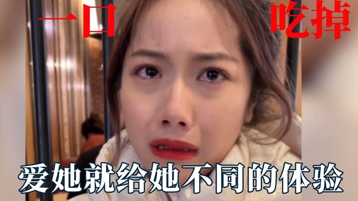 Cố tình ngốn hết đồ ăn của bạn gái! Cái “miệng triệu đô” này đúng là ăn khỏe thật.