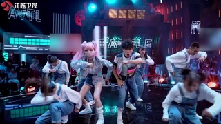 【李子璇 豆子】“糖果炮弹”和“狐哥”的齐舞作品调皮之外，竟然有些可爱~舞蹈编排创意满分，给大家带来了欢乐。