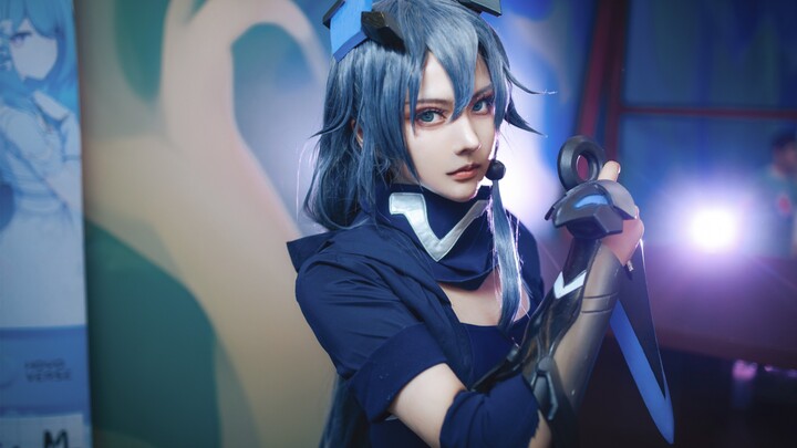 What was it like to be a coser at the Honkai Impact 3 booth at Paris Comic Con?