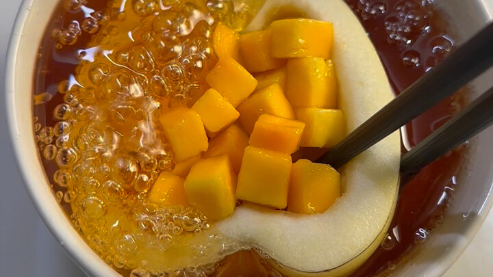 Buah dibungkus gula batu