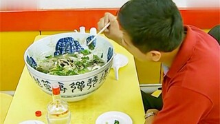 老总来下馆子，怎料一盘素菜竟要一千块钱，吃完老总懵了