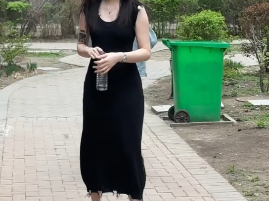 这一鞋跟不得给我刨进ICU