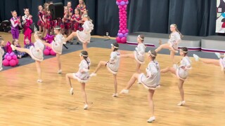 رقصة الفتاة الألمانية