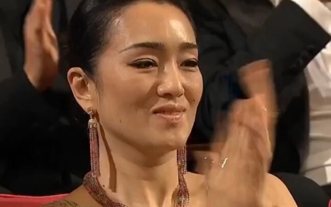 لقب "غونغ هوانغ سو" لم يُطلق عبثًا حقًا، #قونغ لي تتمتع بجمال رزين وأنيق ورقيق يأسر القلوب دون ضجيج.