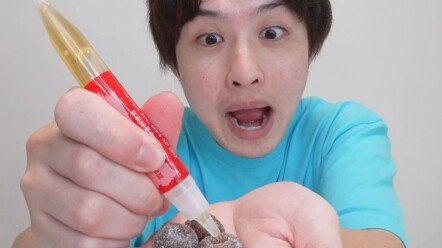 Là hòn đá cản đường sự lạnh lùng của bạn.