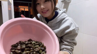虽然我年龄大了点 但是我勤劳可爱会干活 别的女人不会的我都会哈哈哈