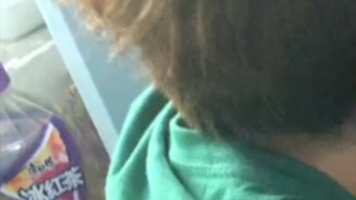 Kamu nggak akan pernah tahu apa yang teman sekamarmu lakukan di minggu ujian.