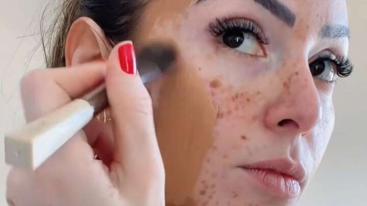 Overseas Influencer Marketing | A beauty blogger overseas “restores her beauty” with concealer—turni