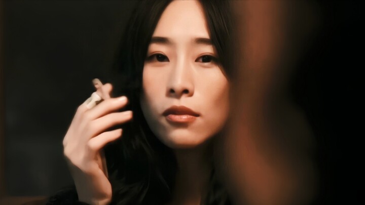 “Mẹ ơi, con có phải chiếc túi hiệu của mẹ không?”