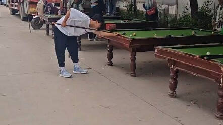 Video đầu tiên xin ba nhấn!
