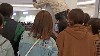 偶遇小孩哥，发现新职业