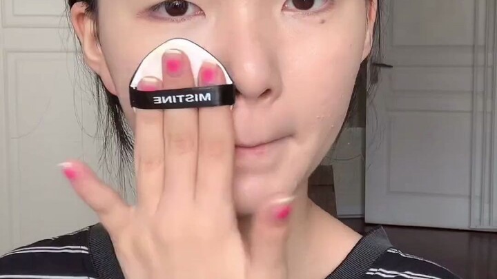 If your features are average, why not try the Korean webtoon makeup look? #MakeupSharing #NoBeautyAp
