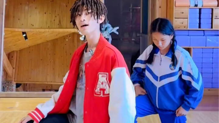 Knee-rotating shuffle step—have you mastered it yet?