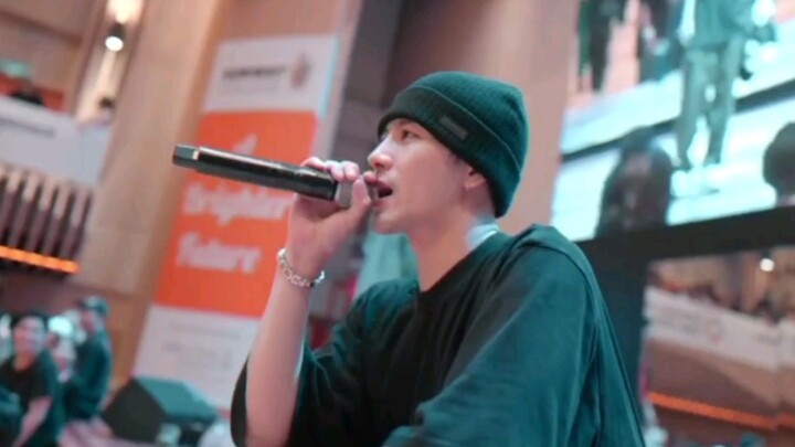 【وانغ جيا إر】 لحظات رائعة من حصة الرقص، الأجواء في الموقع ممتازة!