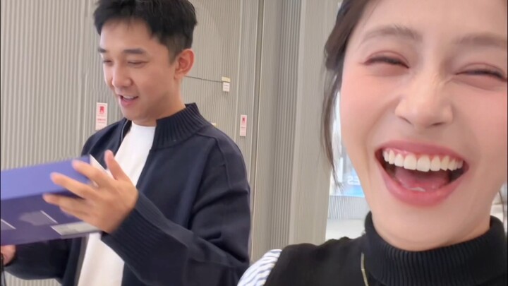 سعادة الولد بسيطة جدًا: لوحة مفاتيح واحدة تكفي!