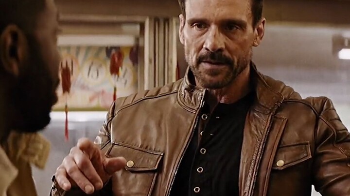 The male protagonist has the ability to revive infinitely, but he can only use it for revenge