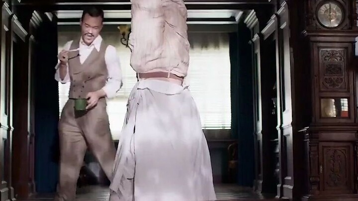 Dia tidak tahu kalau aku bisa kung fu? Apakah dia selalu seberani ini sehari-hari?
