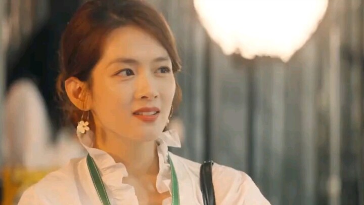 Anh trai cấp dưới hóa ra lại là khách hàng của tôi, vậy thì chỉ có mình tôi là nhân viên làm thuê ch