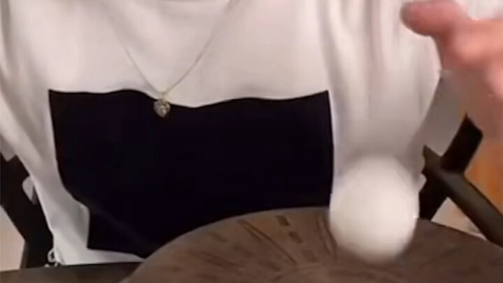 الطريقة الصحيحة للاستمتاع بفيديوهات تنس الطاولة للسيد مو