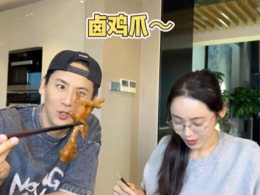 This couple is down-to-earth among the stars—and they sure can eat! #Qiu Cixuan# #Yu Xiaoguang#
