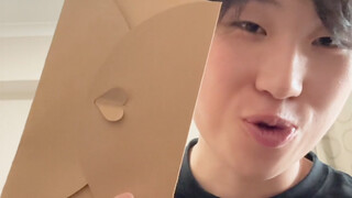 أعطاني إياها معجبة بالأمس~