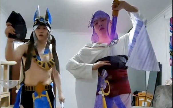 Seno server Tiongkok menghajar Thor server Tiongkok