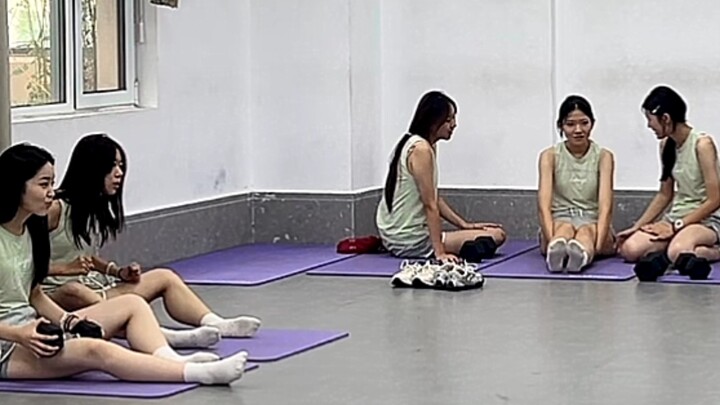 艺术生课间休息